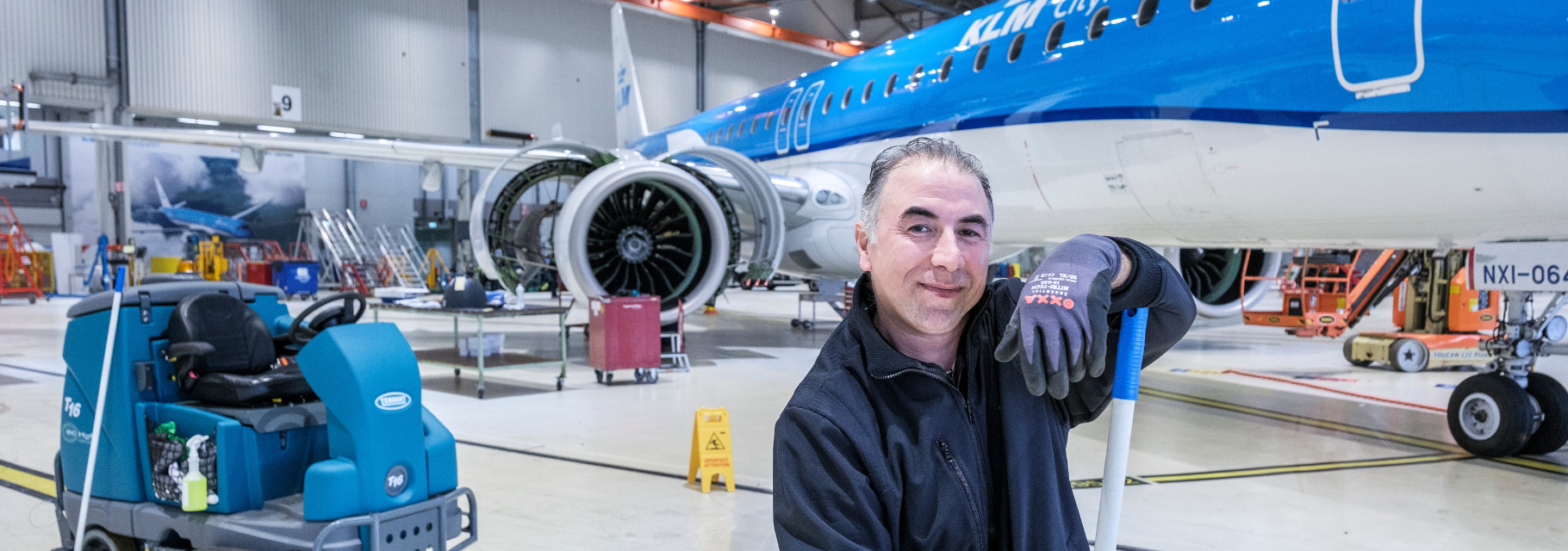 Cüneyit Kayam: Een Schoonmaker met passie en trots